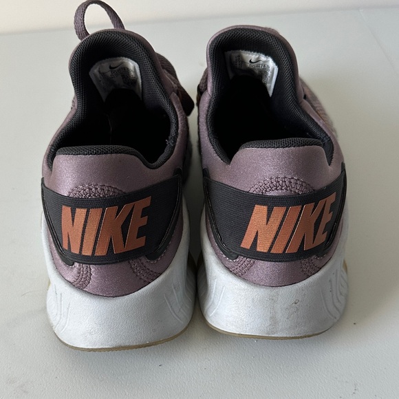 Nike Metcons Plum and Silver Running lifting gym workout Shoes - Picture 2 of 7